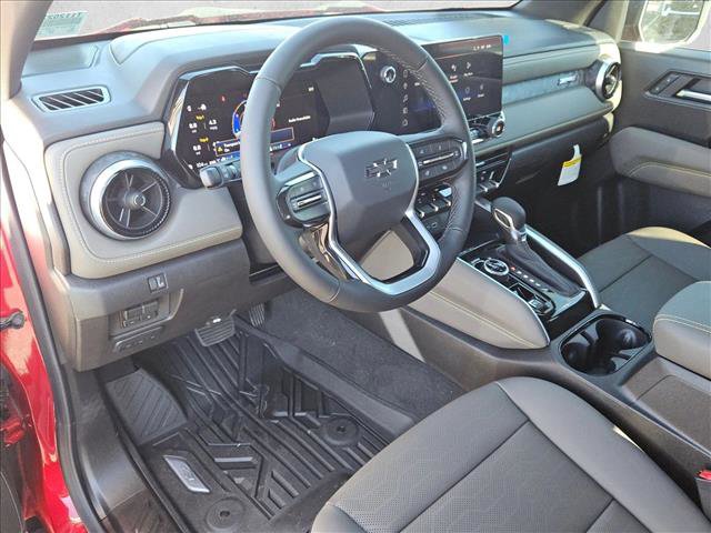 Used 2026 Chevrolet Colorado ZR2 w/ Technology Package AWD/4WD image 3