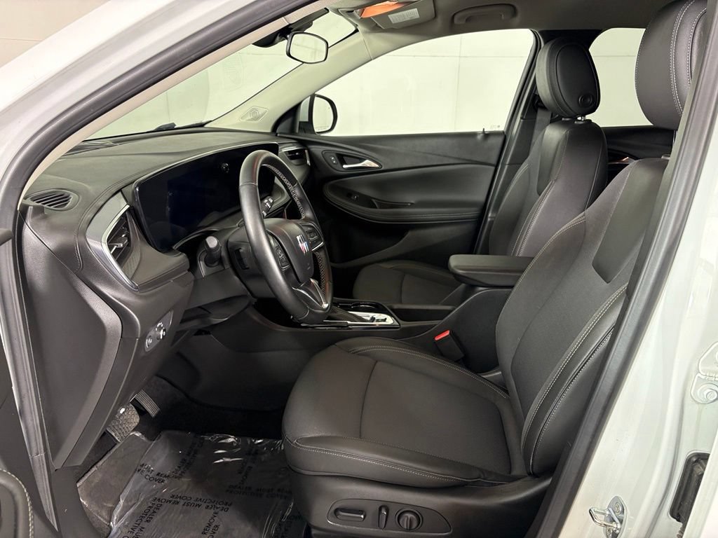 Certified 2024 Buick Encore GX Preferred w/ Comfort Package FWD image 18