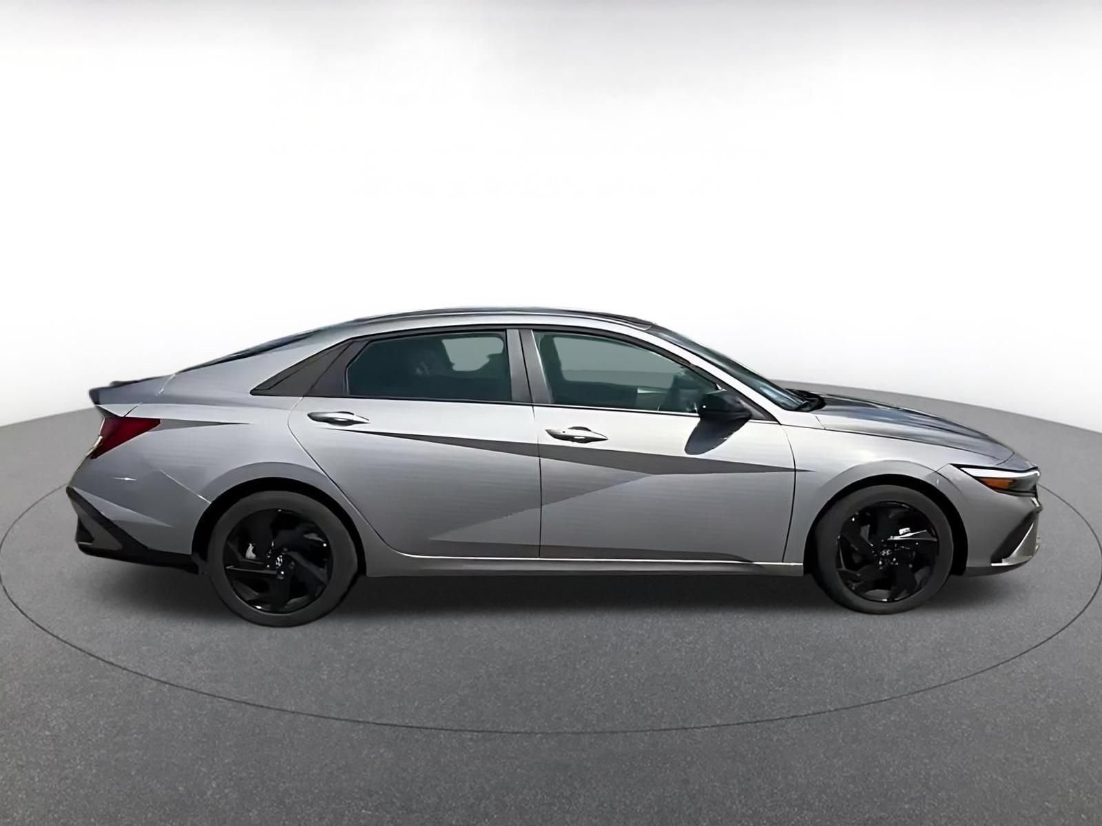 Used 2026 Hyundai Elantra Sport FWD image 15