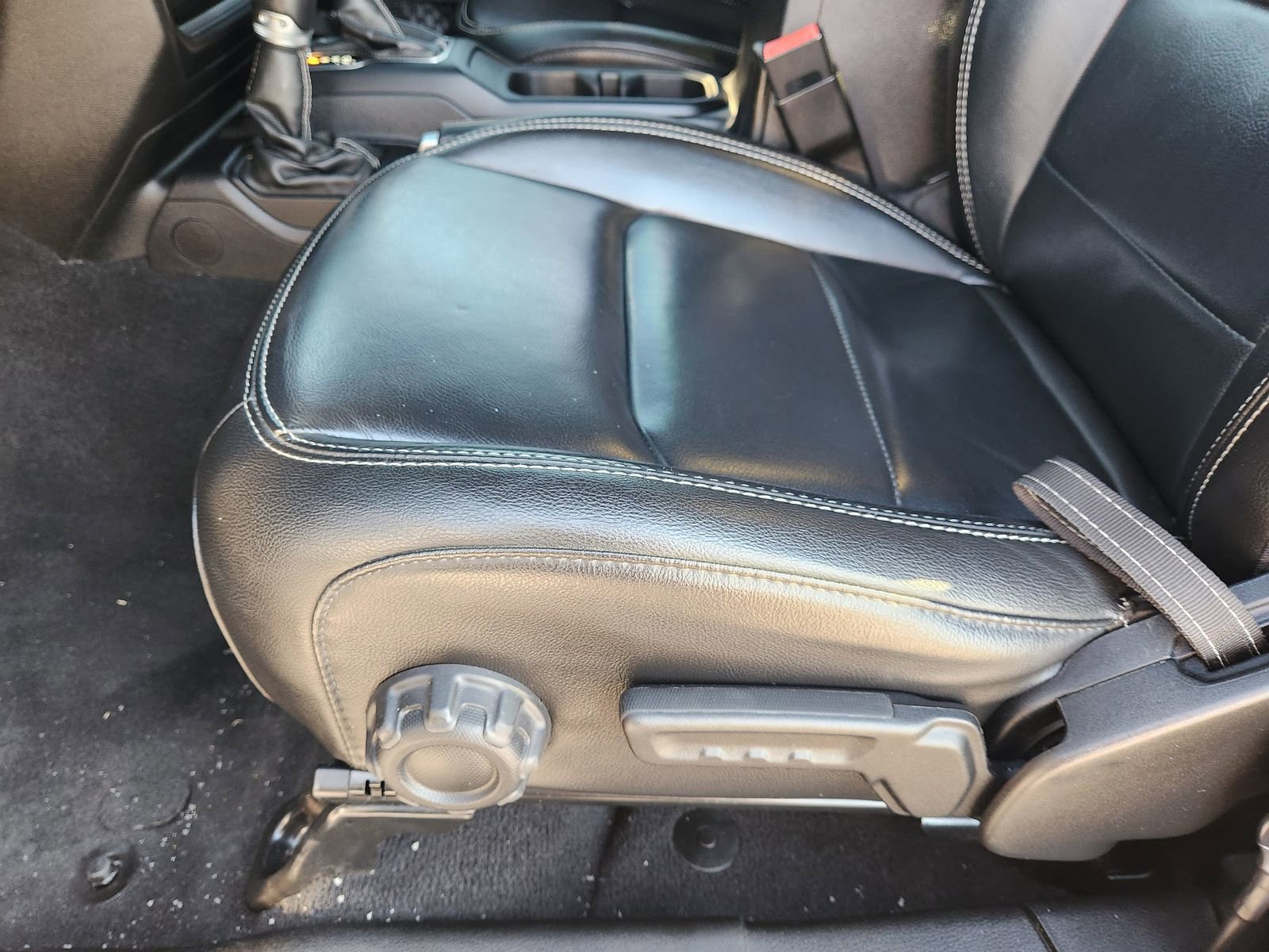 Used 2021 Jeep Wrangler Unlimited Sahara image 29