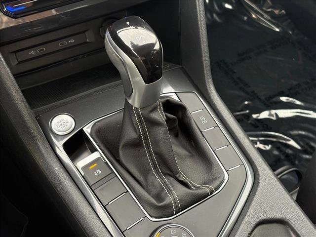 Used 2023 Volkswagen Tiguan SE w/ Panoramic Sunroof Package image 13