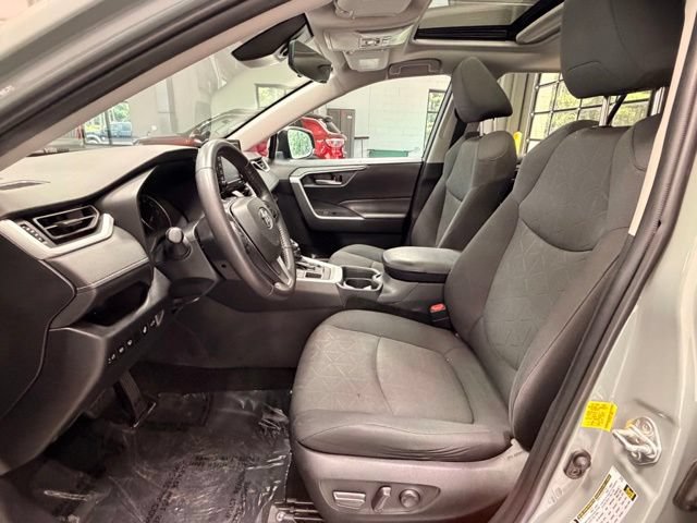 Used 2020 Toyota RAV4 XLE w/ Convenience Package AWD/4WD image 25