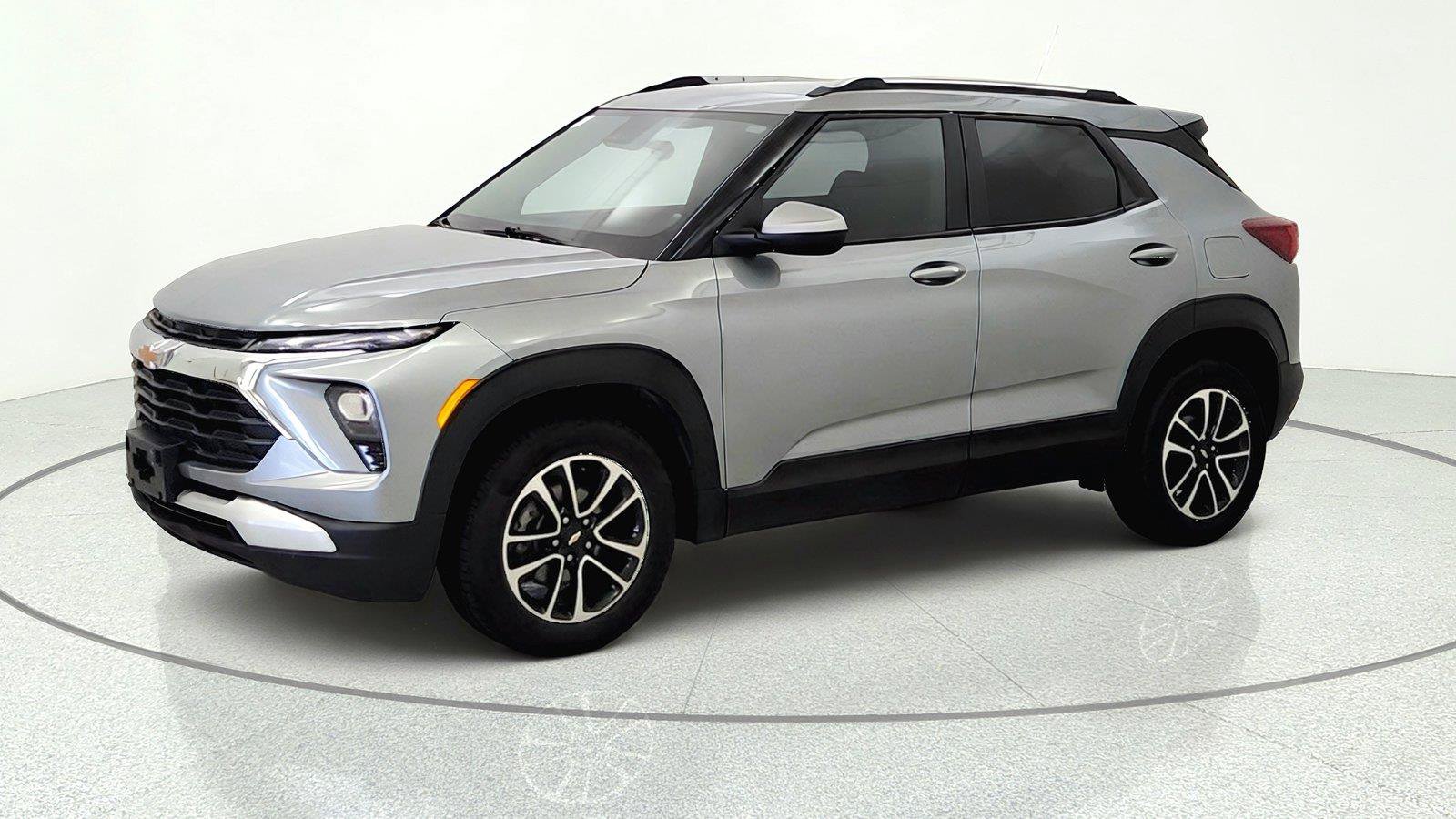 Used 2025 Chevrolet TrailBlazer LT AWD/4WD image 4