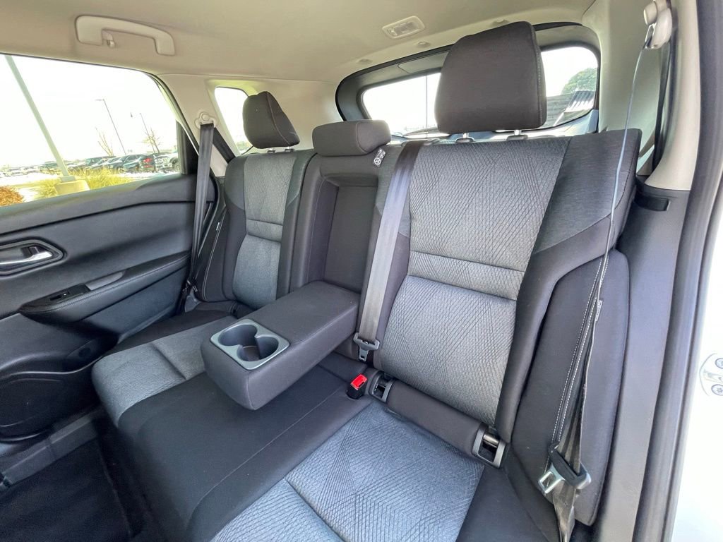 Used 2025 Nissan Rogue SV image 25