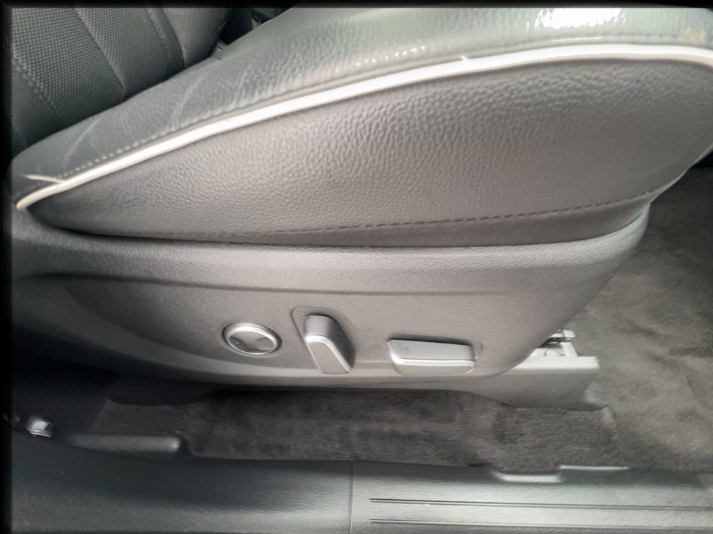 Used 2025 Hyundai Palisade Limited FWD image 34