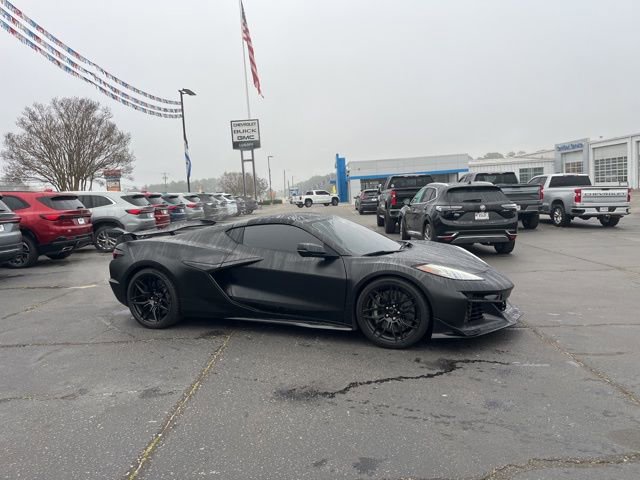 Used 2024 Chevrolet Corvette Z06 w/ Z07 Performance Package image 2