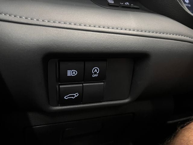 Used 2025 Toyota Highlander XSE AWD/4WD image 24