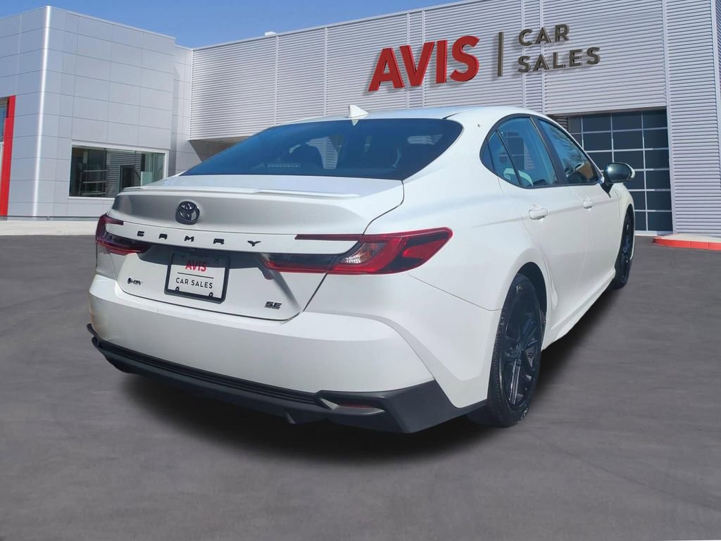 Used 2025 Toyota Camry SE image 6