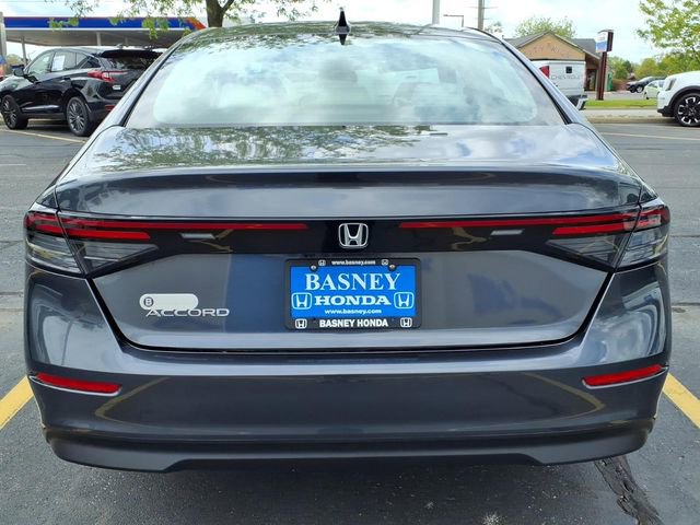 Certified 2025 Honda Accord SE image 9