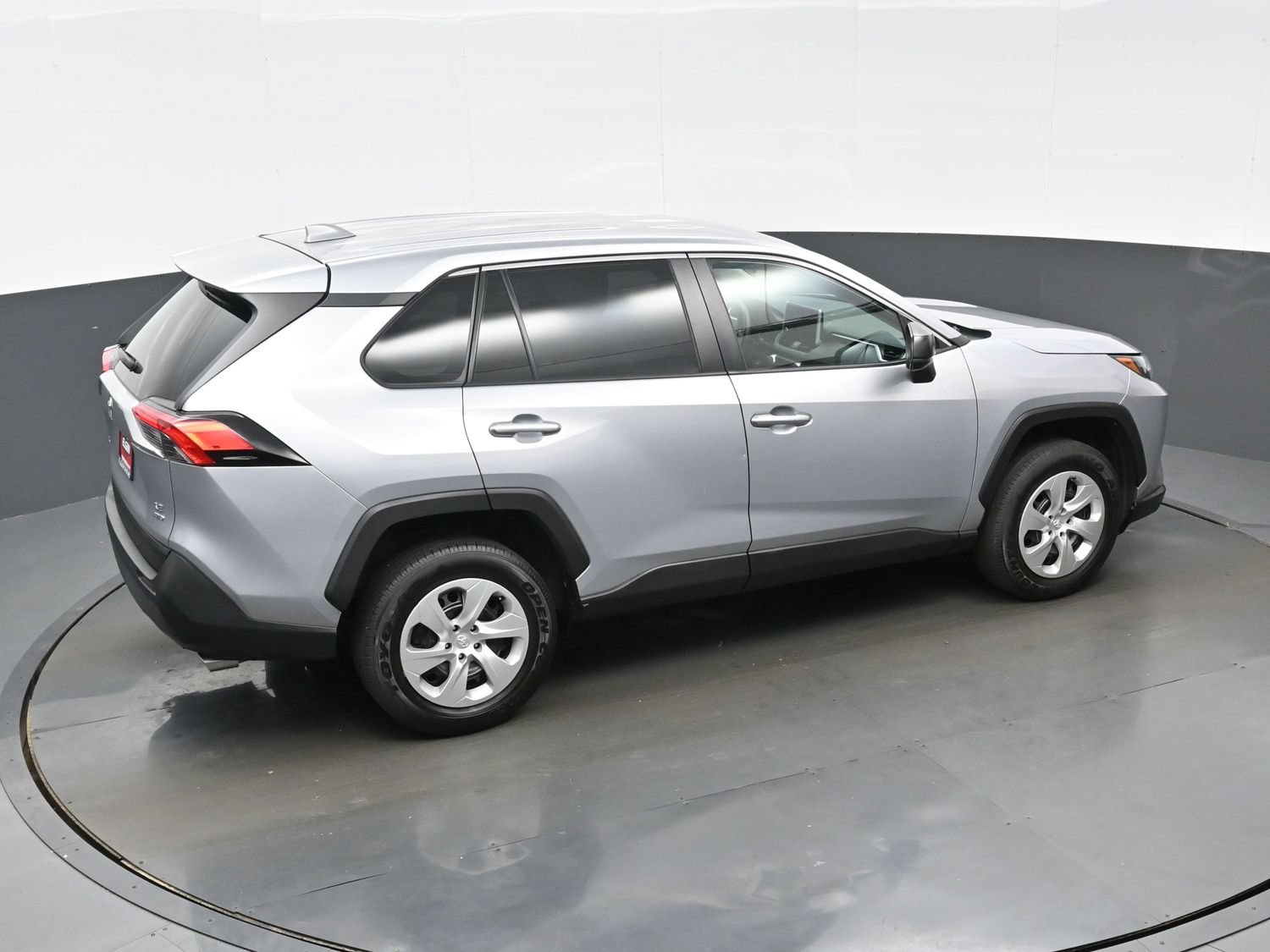 Used 2023 Toyota RAV4 LE AWD/4WD image 39