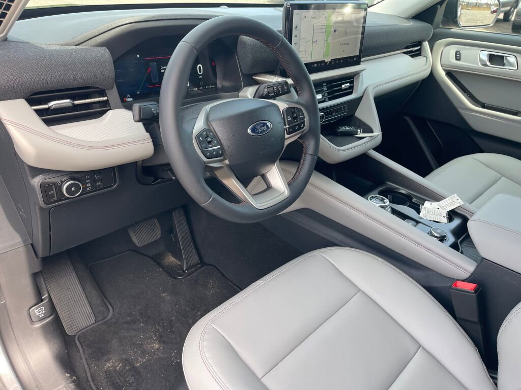 New 2026 Ford Explorer Active w/ Active Comfort Package image 6