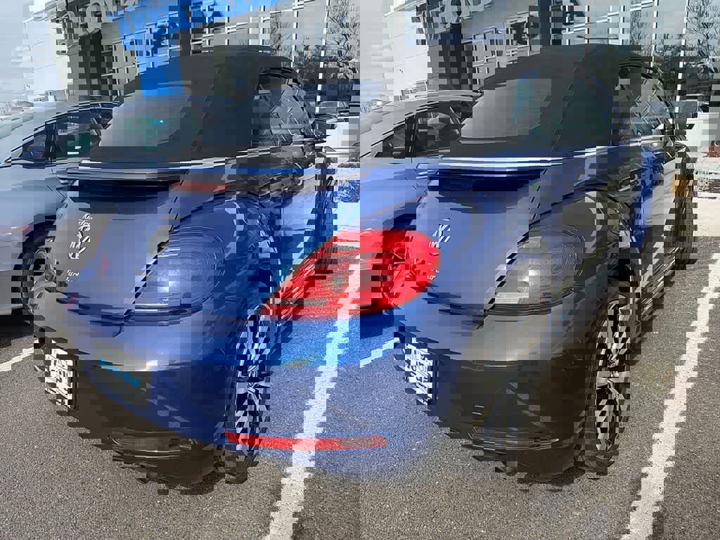 Used 2014 Volkswagen Beetle R-Line image 4