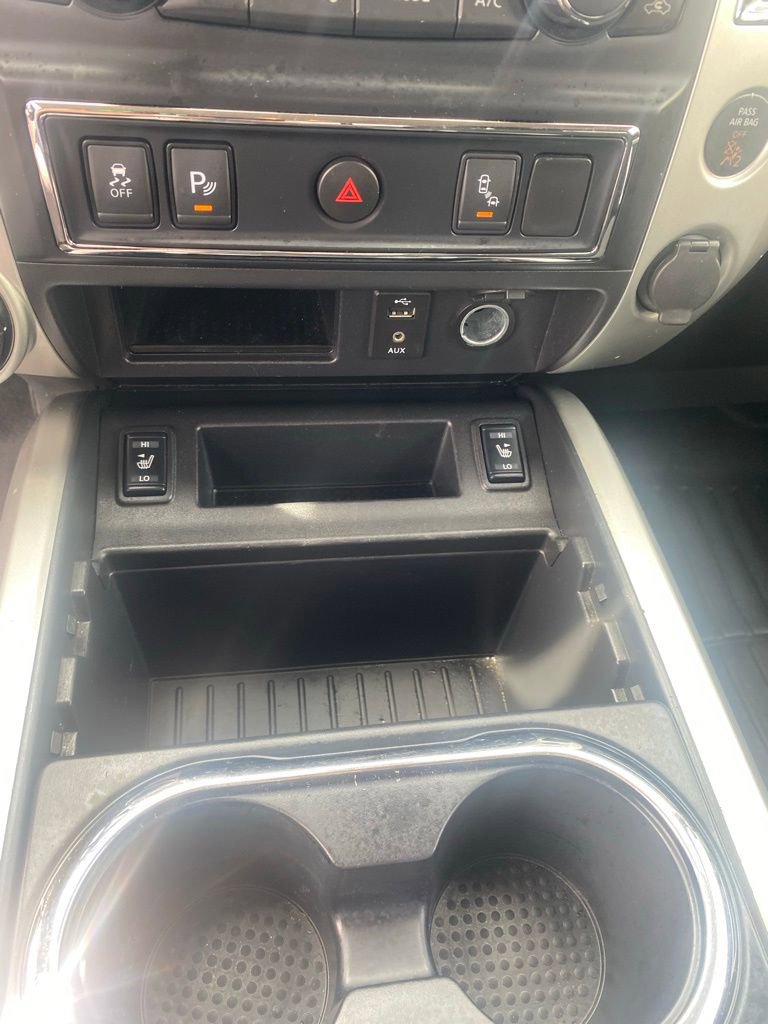 Used 2018 Nissan Titan SV w/ SV Convenience Package image 27