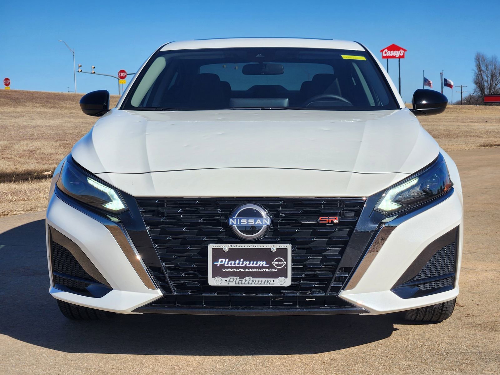 Used 2025 Nissan Altima 2.5 SR w/ SR Premium Package image 6