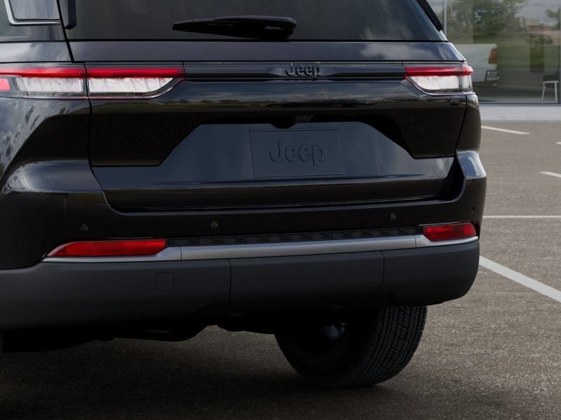 New 2026 Jeep Grand Cherokee Altitude RWD image 13