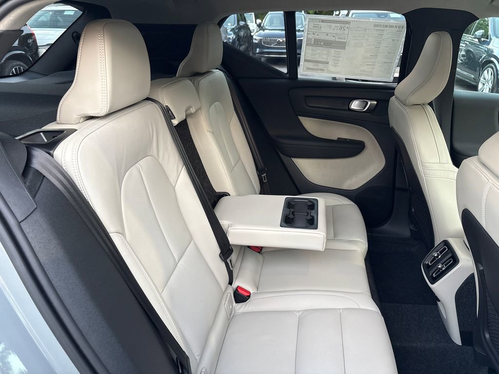 New 2026 Volvo XC40 B5 Plus w/ Protection Package Premier AWD/4WD image 17