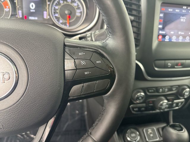 Used 2020 Jeep Cherokee Latitude Plus AWD/4WD image 14