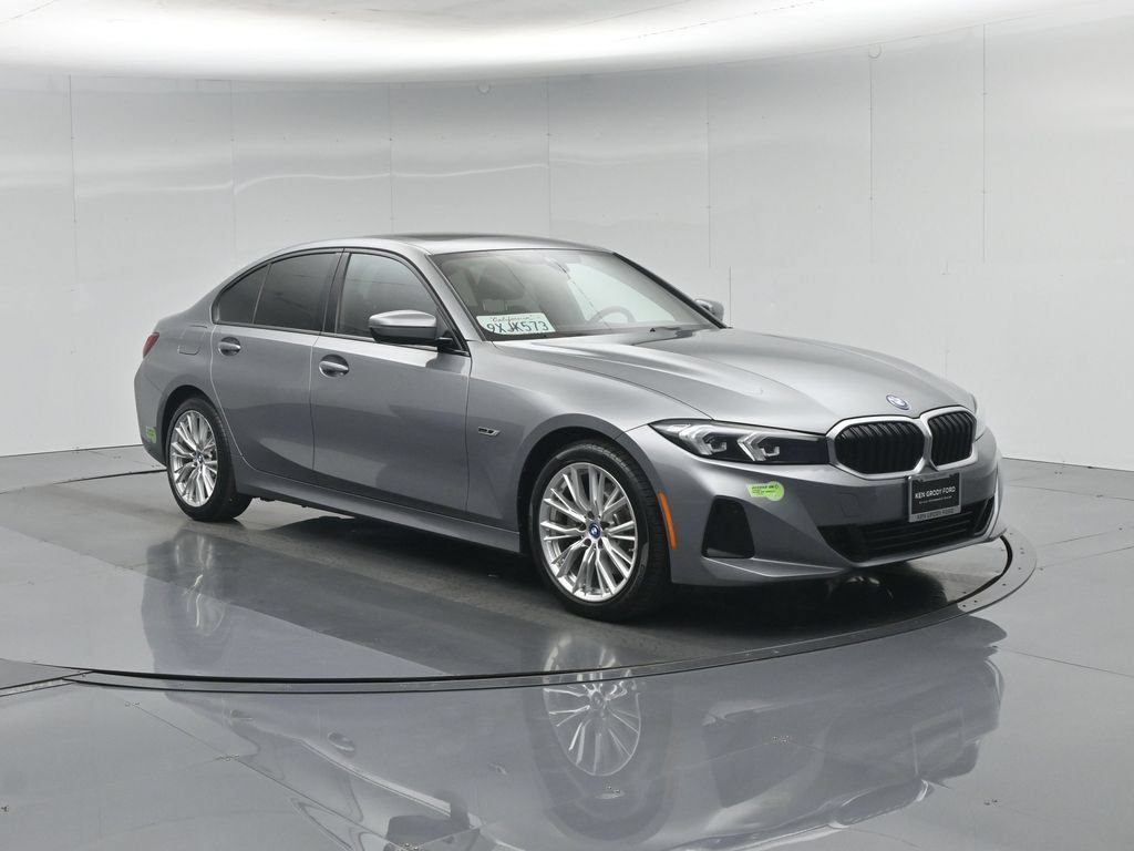 Used 2023 BMW 330e w/ Convenience Package RWD image 59