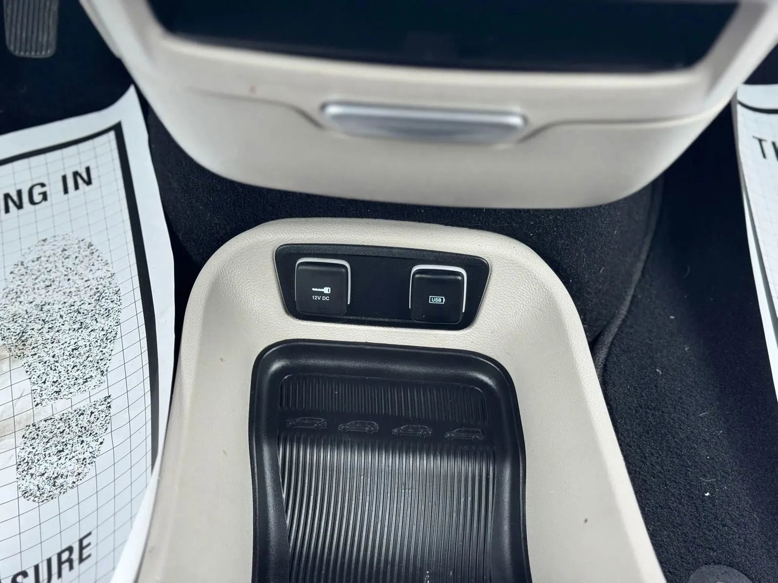 Used 2017 Chrysler Pacifica Touring-L FWD image 24