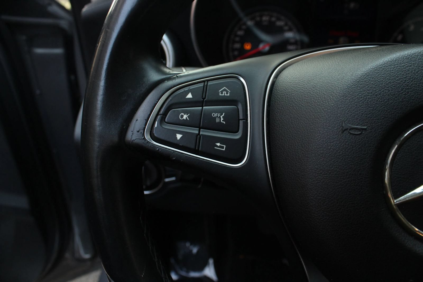 Used 2015 Mercedes-Benz C 300 4MATIC Sedan w/ Premium 1 Package image 27
