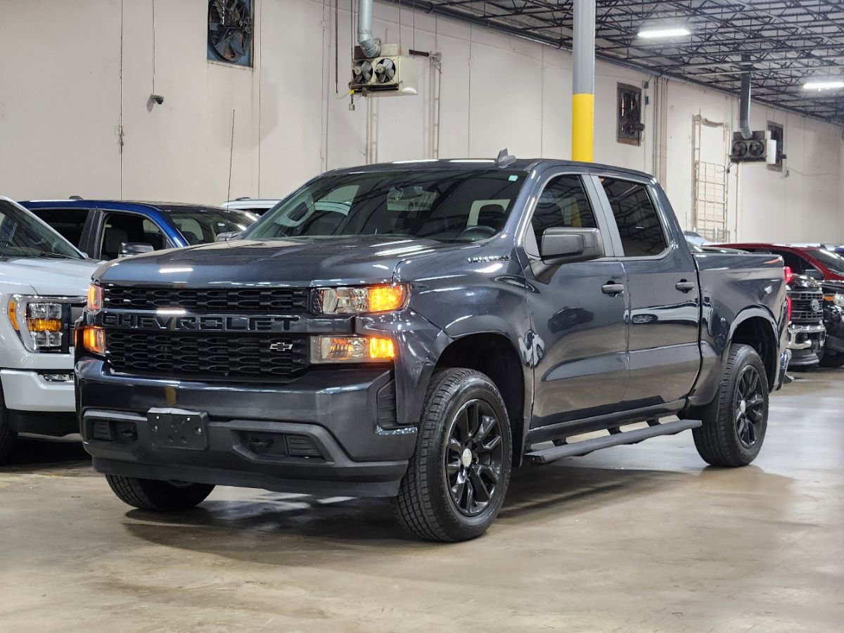 Used 2020 Chevrolet Silverado 1500 Custom w/ LPO, Dark Essentials Package RWD image 3