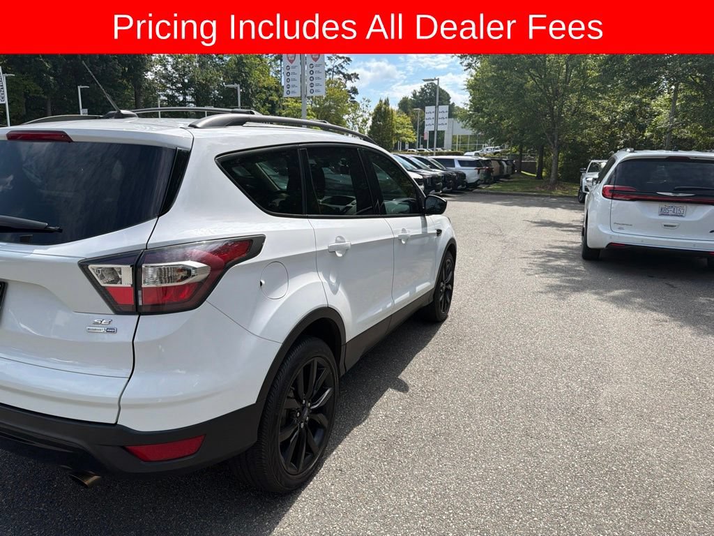 Used 2017 Ford Escape SE w/ SE Sport Appearance Package AWD/4WD image 6