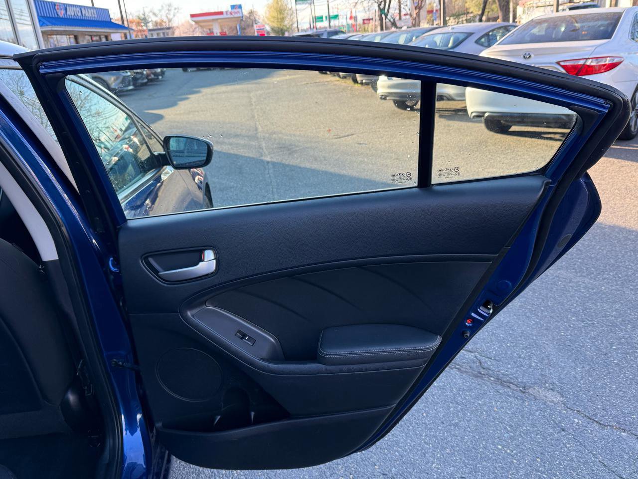 Used 2018 Kia Forte LX image 15