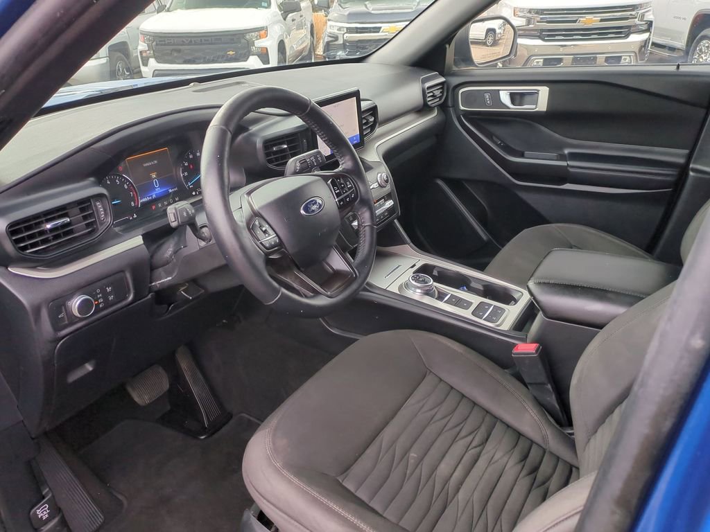 Used 2020 Ford Explorer XLT image 12