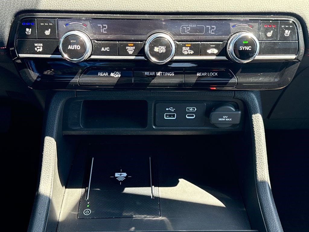 Certified 2025 Honda Pilot Black Edition image 32