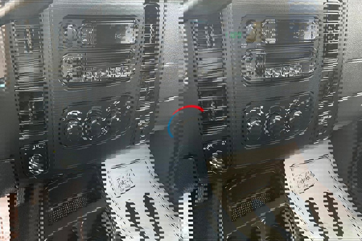 Used 2004 Dodge Dakota 4x4 Club Cab w/ Tire & Handling Group image 15