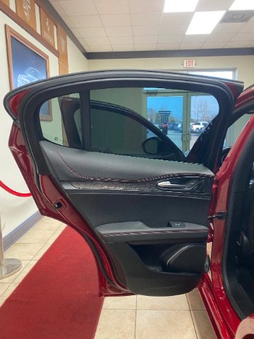 Used 2023 Alfa Romeo Stelvio Estrema image 14