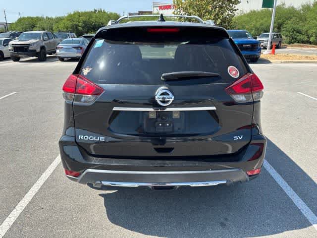 Used 2017 Nissan Rogue SV w/ SV Premium Package FWD image 4