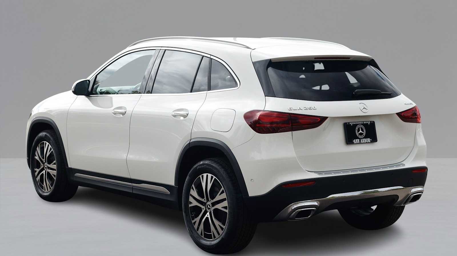 Used 2025 Mercedes-Benz GLA 250 4MATIC image 8