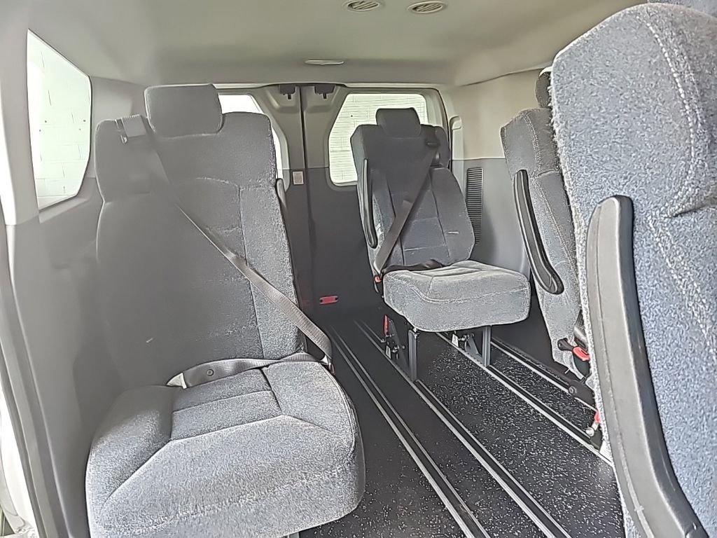 Used 2019 Ford Transit 150 XLT image 21