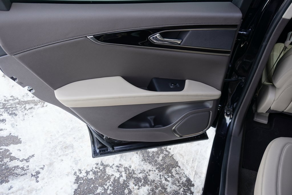 Used 2023 Lincoln Nautilus AWD w/ Premium Package image 24