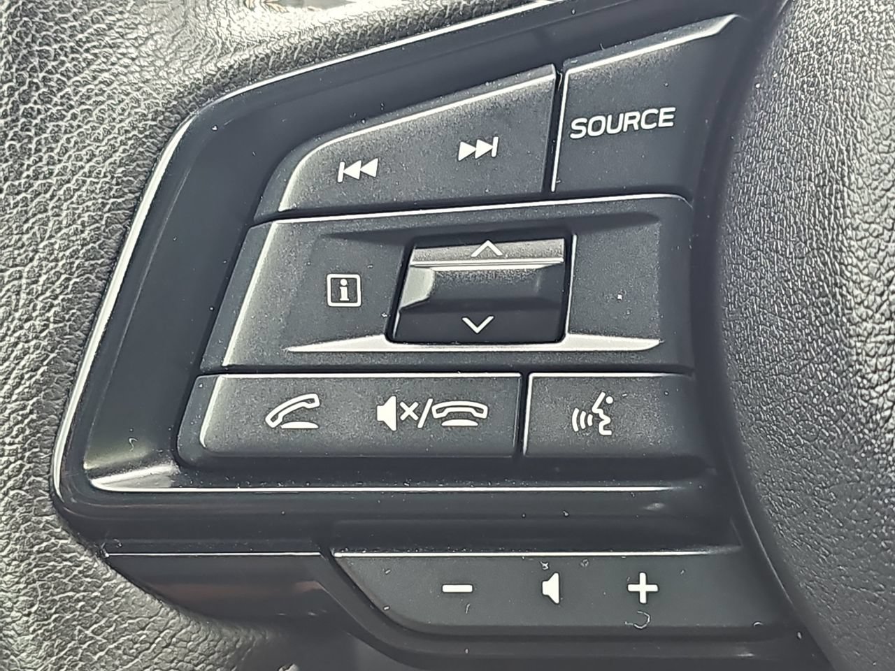 Certified 2025 Subaru Forester Premium AWD/4WD image 22