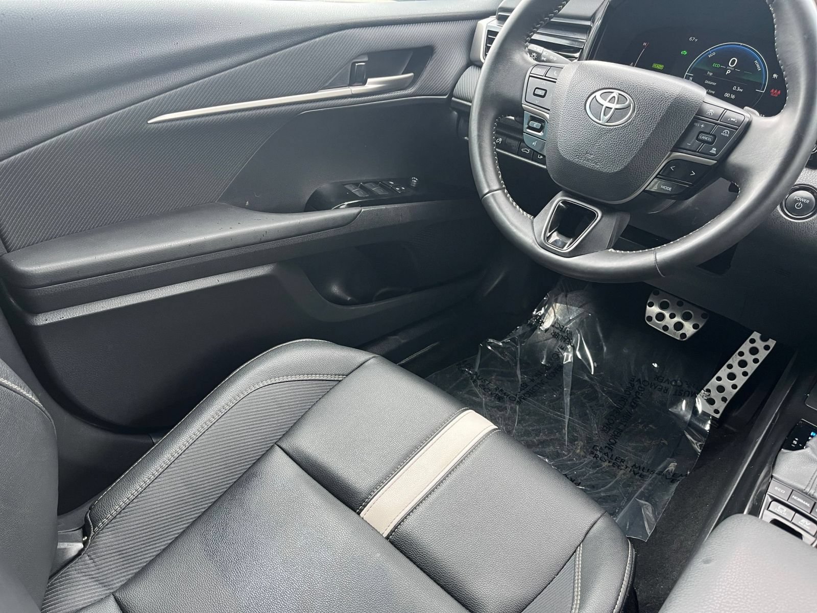Used 2025 Toyota Camry SE FWD image 39