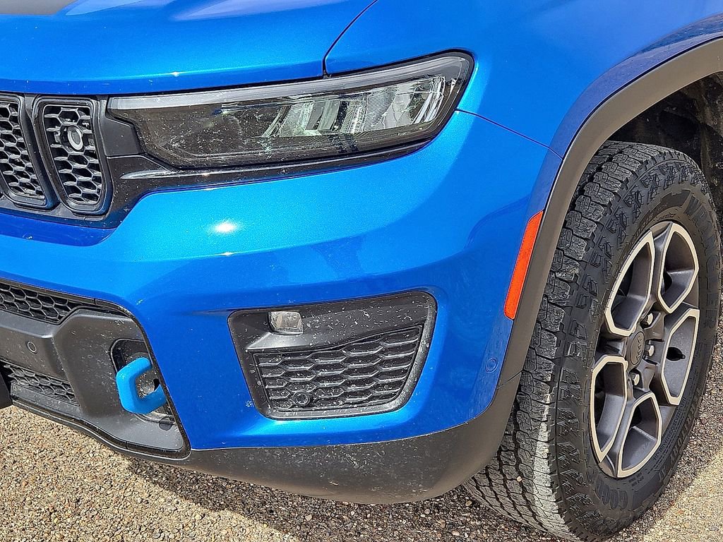 Used 2023 Jeep Grand Cherokee Trailhawk w/ Advanced Protech Group II AWD/4WD image 10