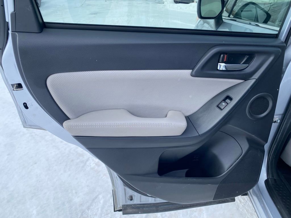 Used 2015 Subaru Forester 2.5i Limited image 24
