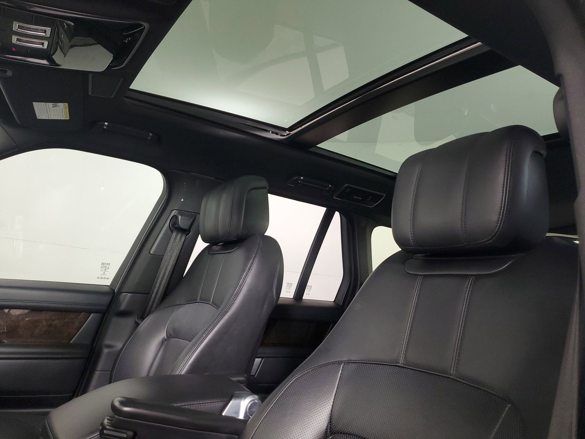 Used 2022 Land Rover Range Rover Westminster Edition image 17