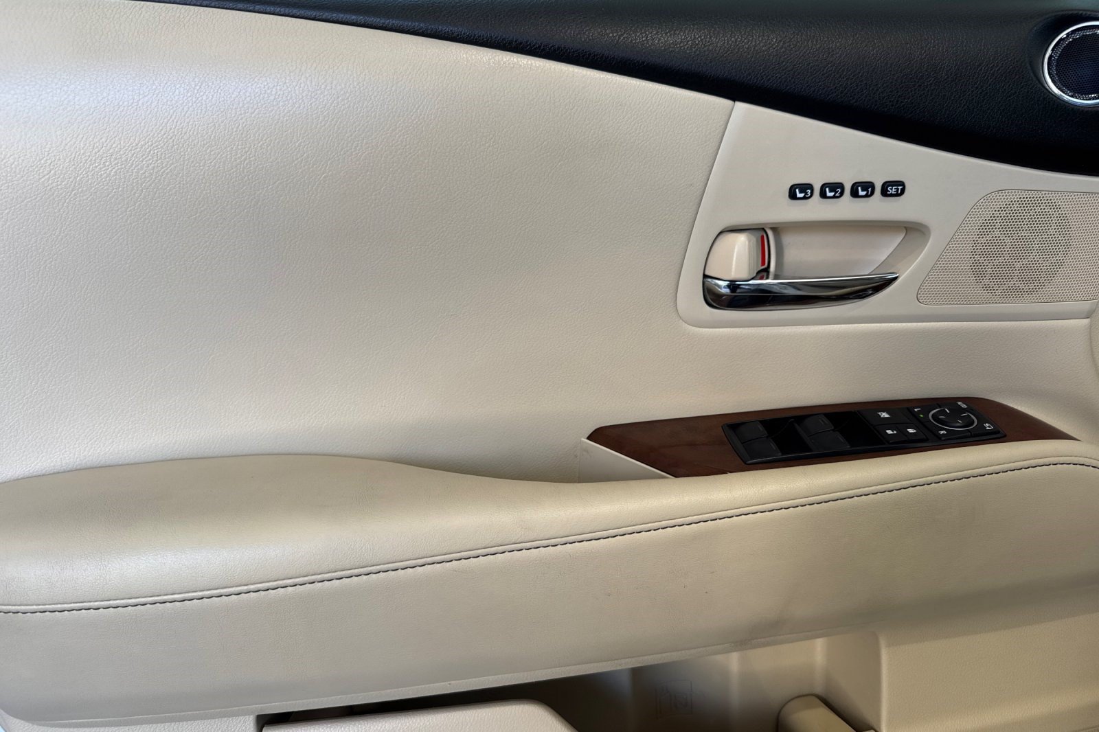 Used 2013 Lexus RX 350 AWD w/ Navigation Pkg image 12