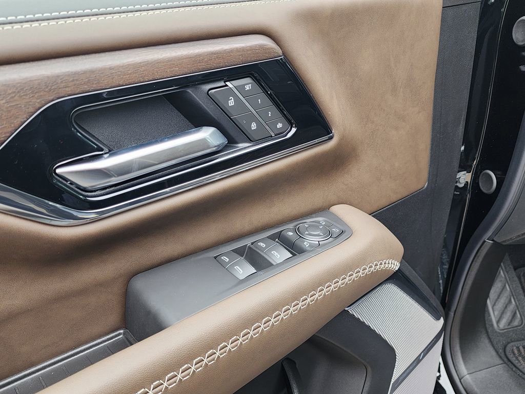 New 2026 GMC Yukon XL Denali Ultimate AWD/4WD image 14