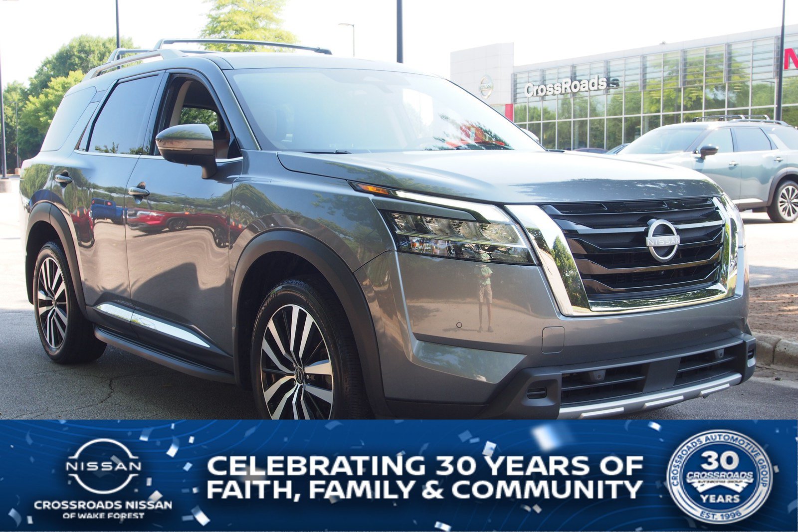 Used 2024 Nissan Pathfinder Platinum w/ Cargo Package