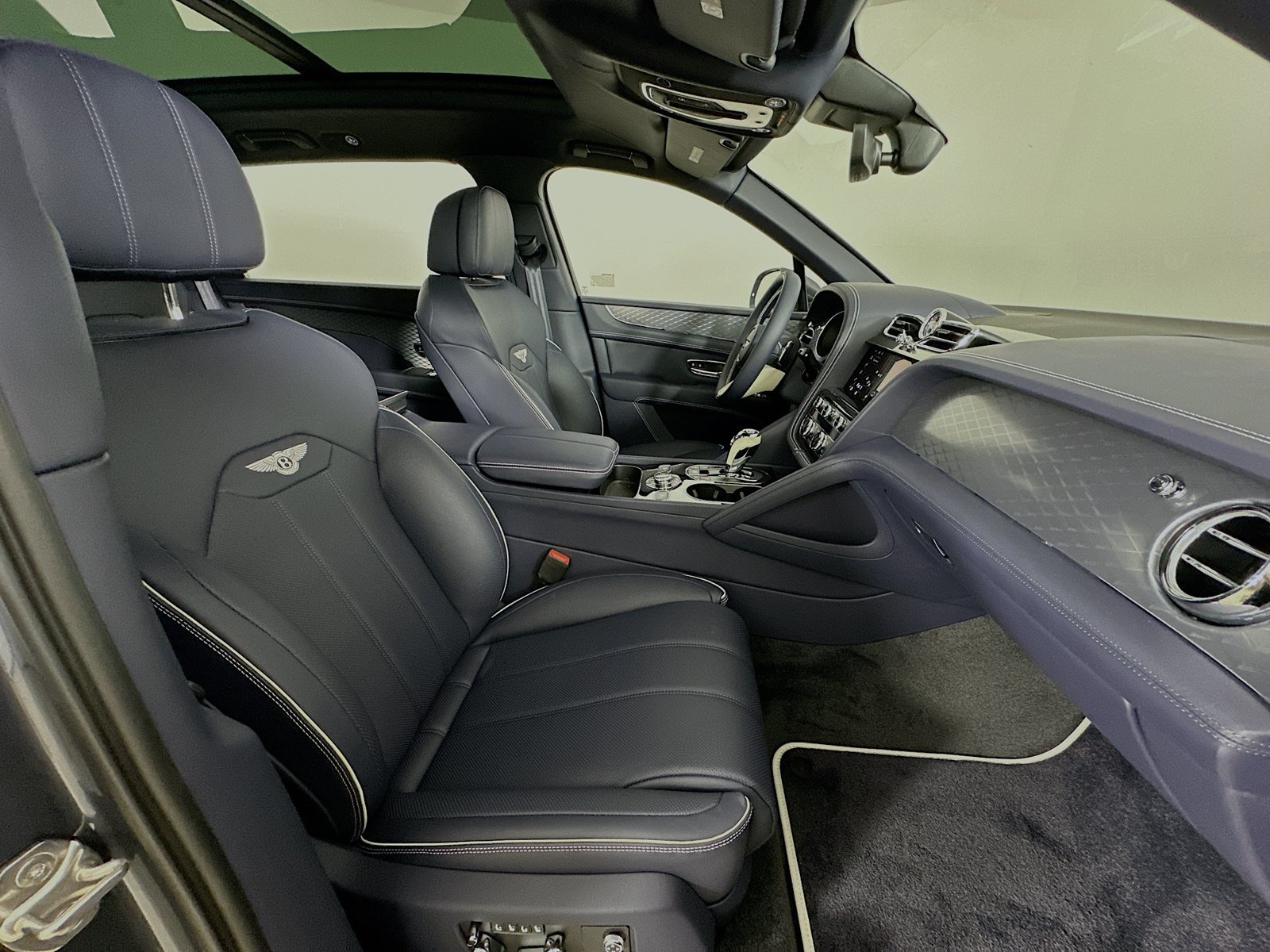New 2026 Bentley Bentayga Extended Wheelbase AWD/4WD image 49