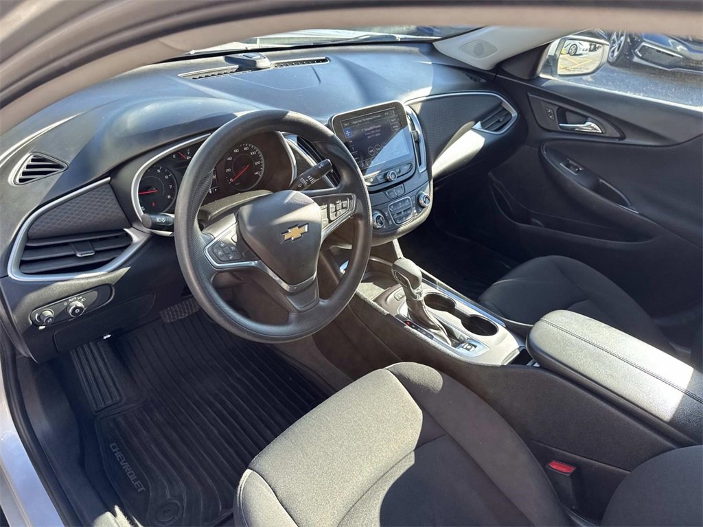 Used 2022 Chevrolet Malibu LT image 19
