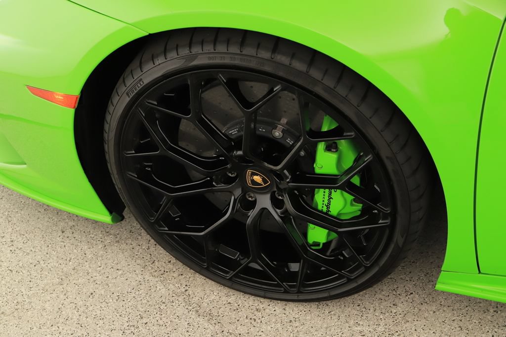 Used 2022 Lamborghini Huracan EVO RWD image 40
