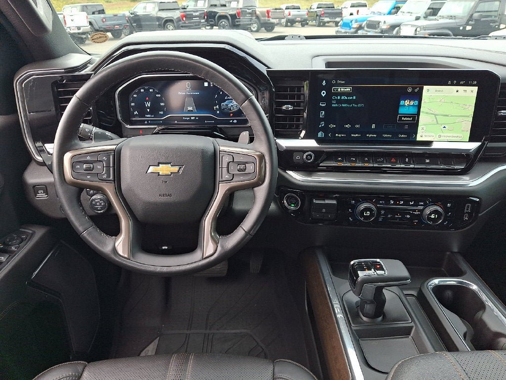 Used 2023 Chevrolet Silverado 1500 High Country w/ High Country Premium Package AWD/4WD image 11