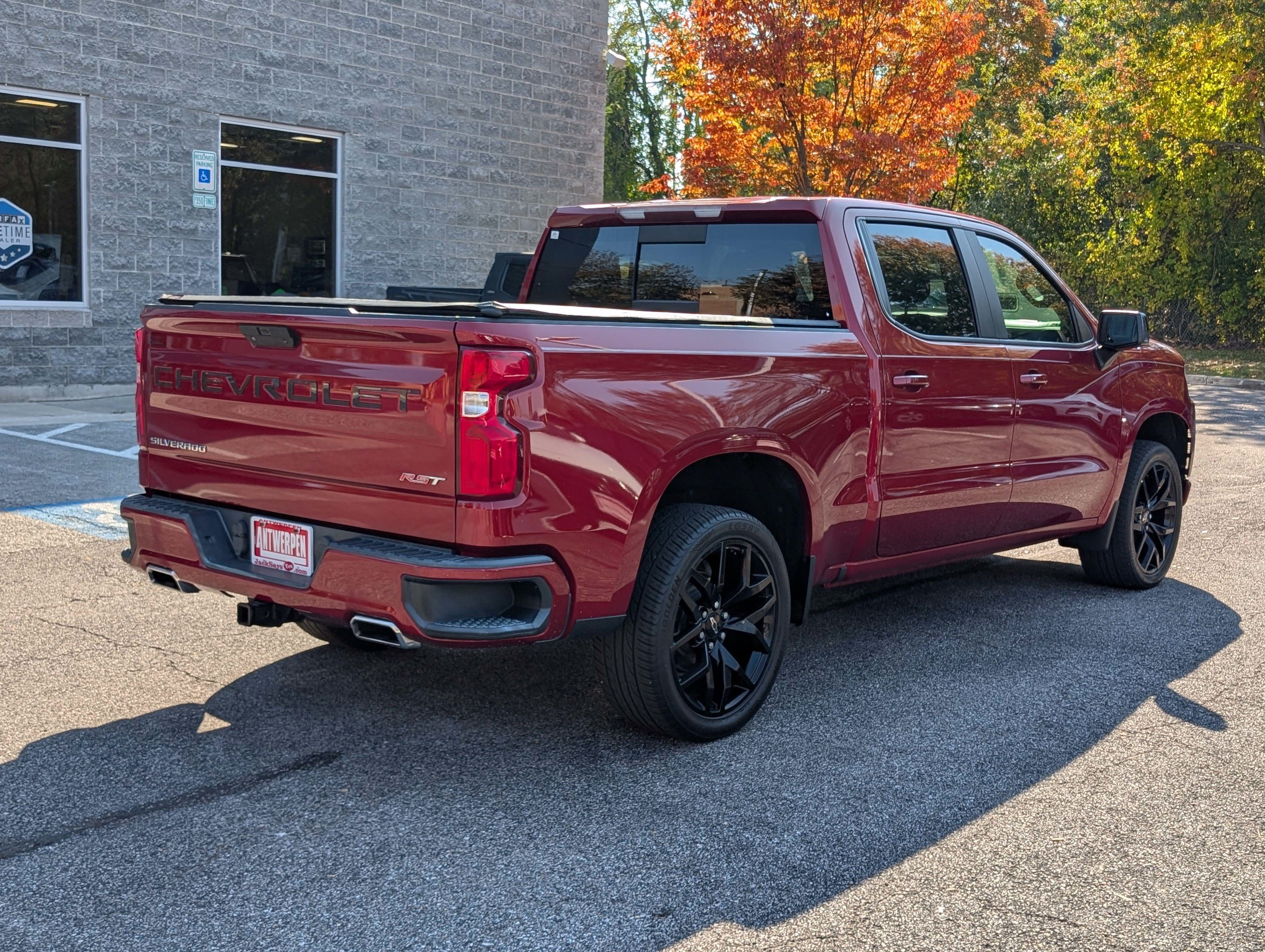 Used 2020 Chevrolet Silverado 1500 RST AWD/4WD image 3