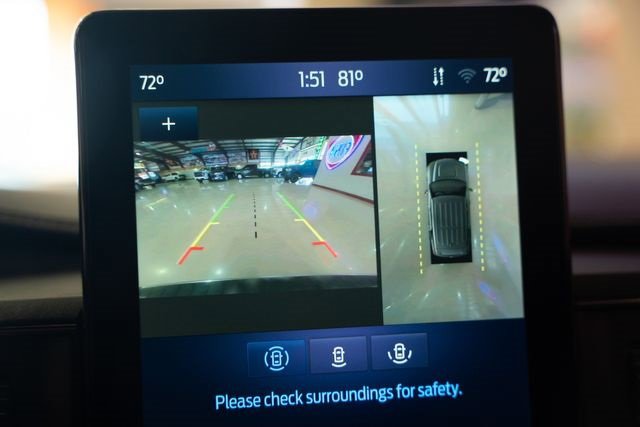 Used 2022 Ford Explorer Platinum w/ Equipment Group 601A image 9