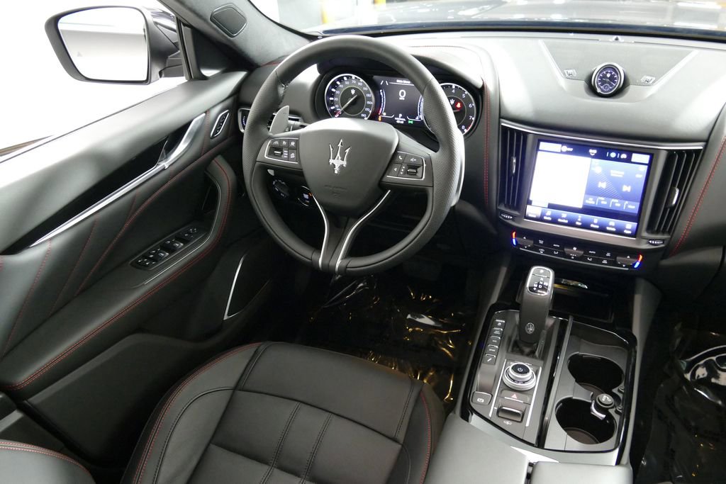 Used 2024 Maserati Levante GT Ultima AWD/4WD image 9